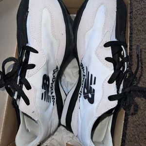 Like New , “New balance Size 6.5 Youth 8 In Women